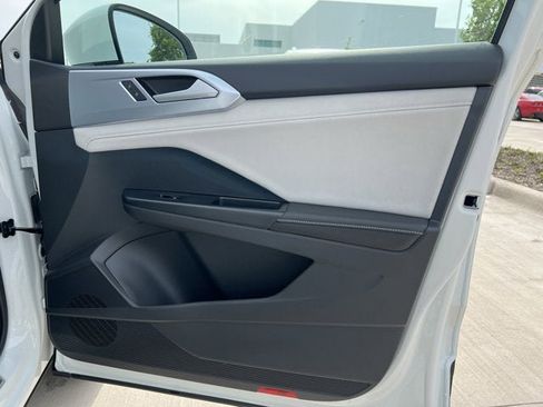New 2025 Volkswagen Taos S image 20