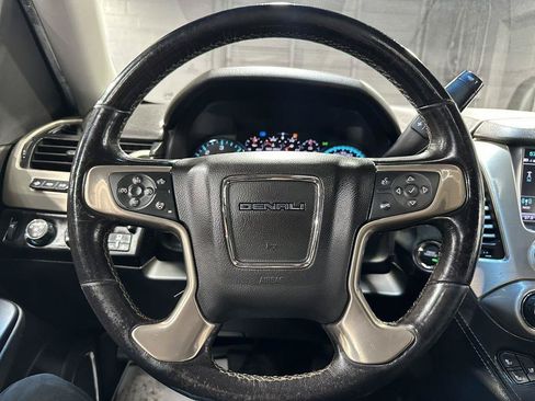 Used 2018 GMC Yukon XL Denali w/ Denali Ultimate Package AWD/4WD image 27