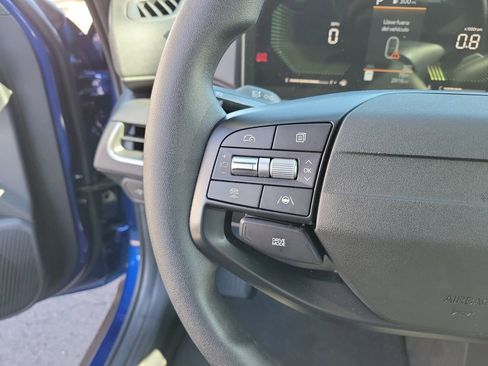 Used 2025 Kia K4 LXS image 23