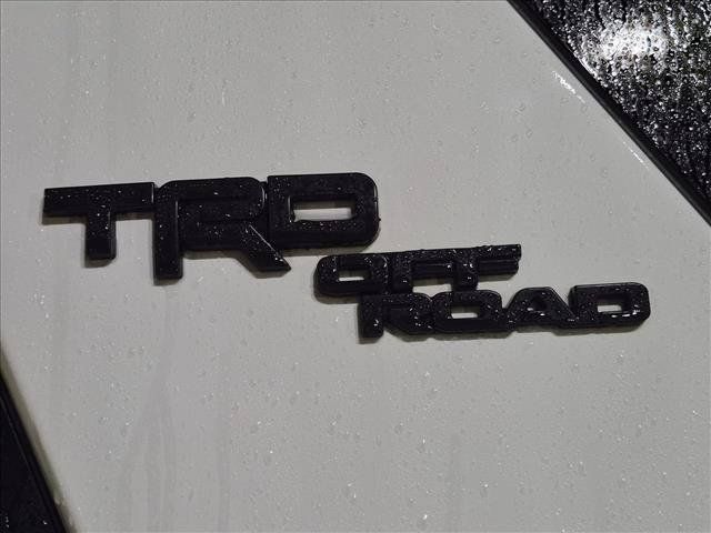 Used 2021 Toyota 4Runner TRD Off-Road Premium w/ Moonroof Package AWD/4WD image 21