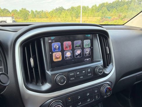 Used 2018 Chevrolet Colorado ZR2 w/ LPO, Premium Interior Package AWD/4WD image 12