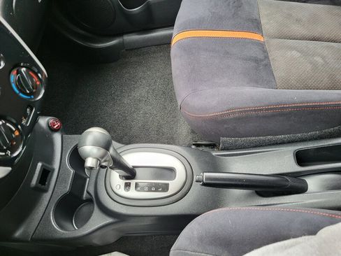 Used 2017 Nissan Versa Note SR image 13