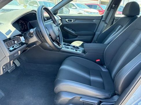 Used 2023 Honda Civic Sport image 3