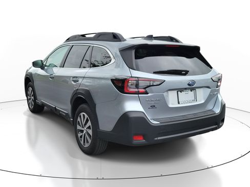 Used 2025 Subaru Outback Premium w/ Popular Package #1A AWD/4WD image 4