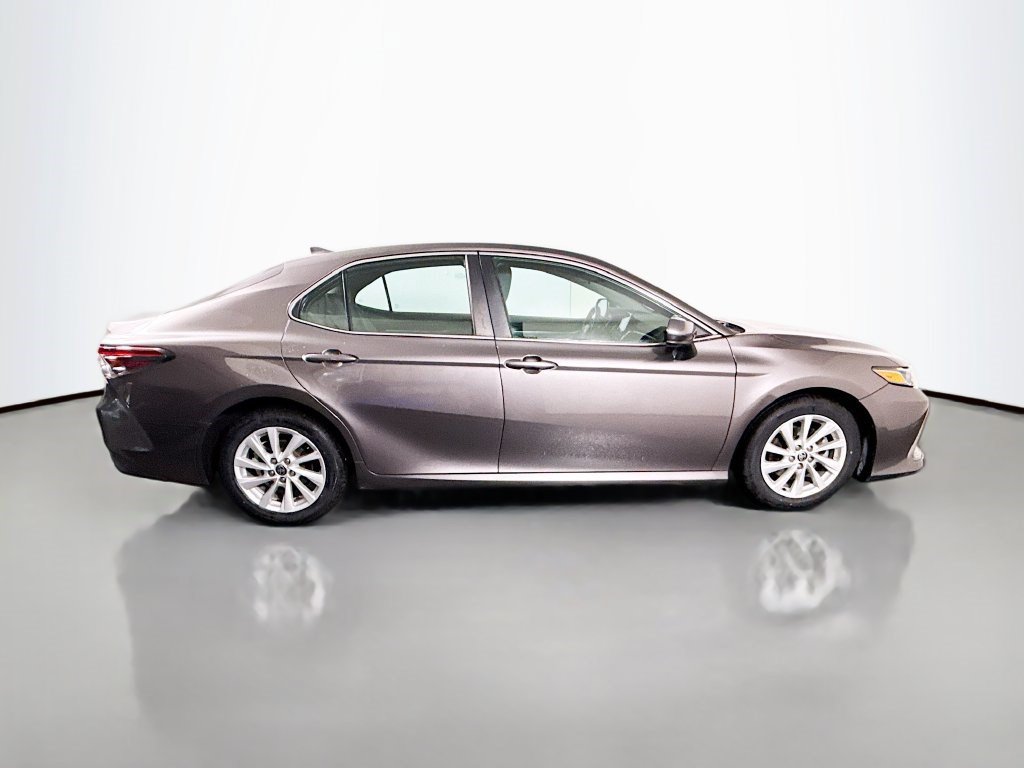 Used 2022 Toyota Camry LE FWD image 11
