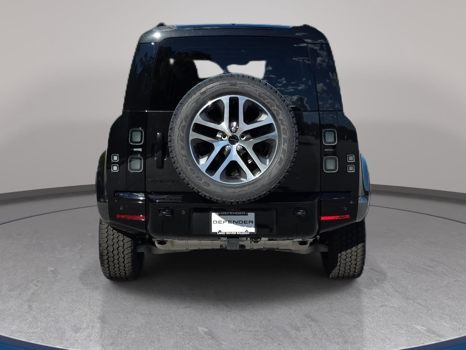 New 2026 Land Rover Defender 110 X-Dynamic SE AWD/4WD image 6