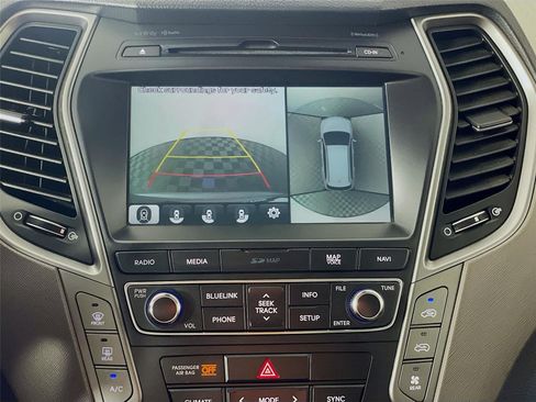 Used 2017 Hyundai Santa Fe Limited FWD image 18