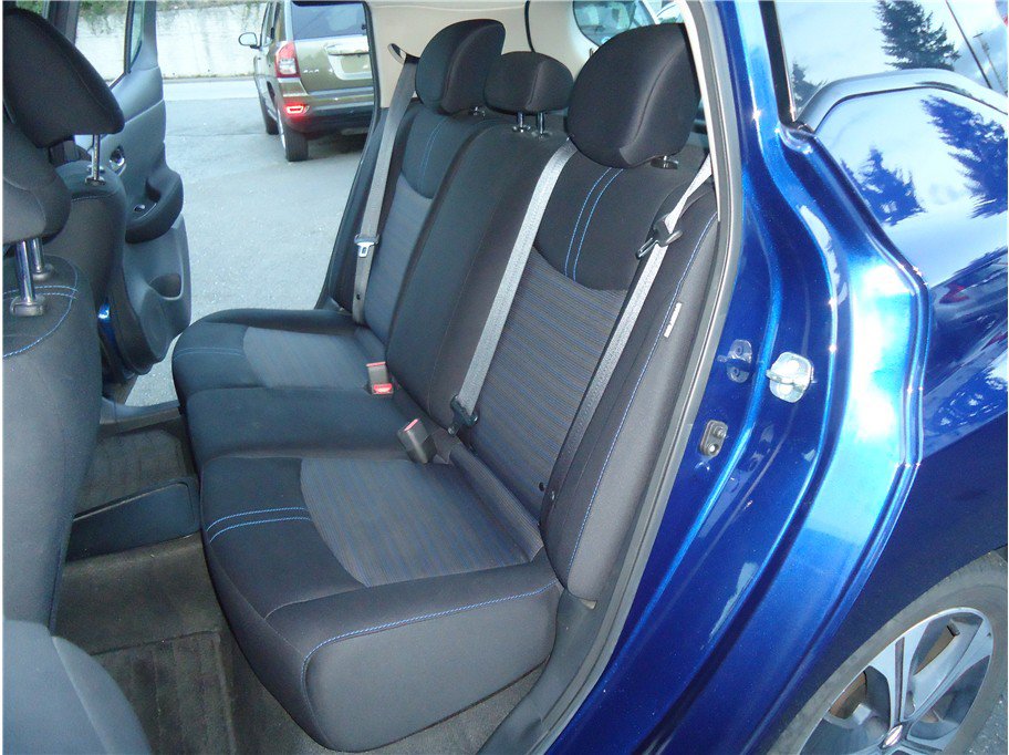 Used 2020 Nissan Leaf SV w/ SV All Weather Package FWD image 11