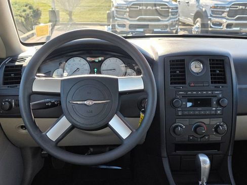 Used 2007 Chrysler 300 image 30