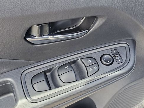 New 2025 Nissan Versa SV w/ Trunk Package FWD image 13