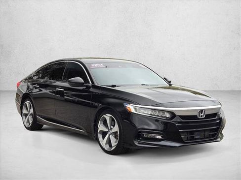 Used 2019 Honda Accord Touring image 3