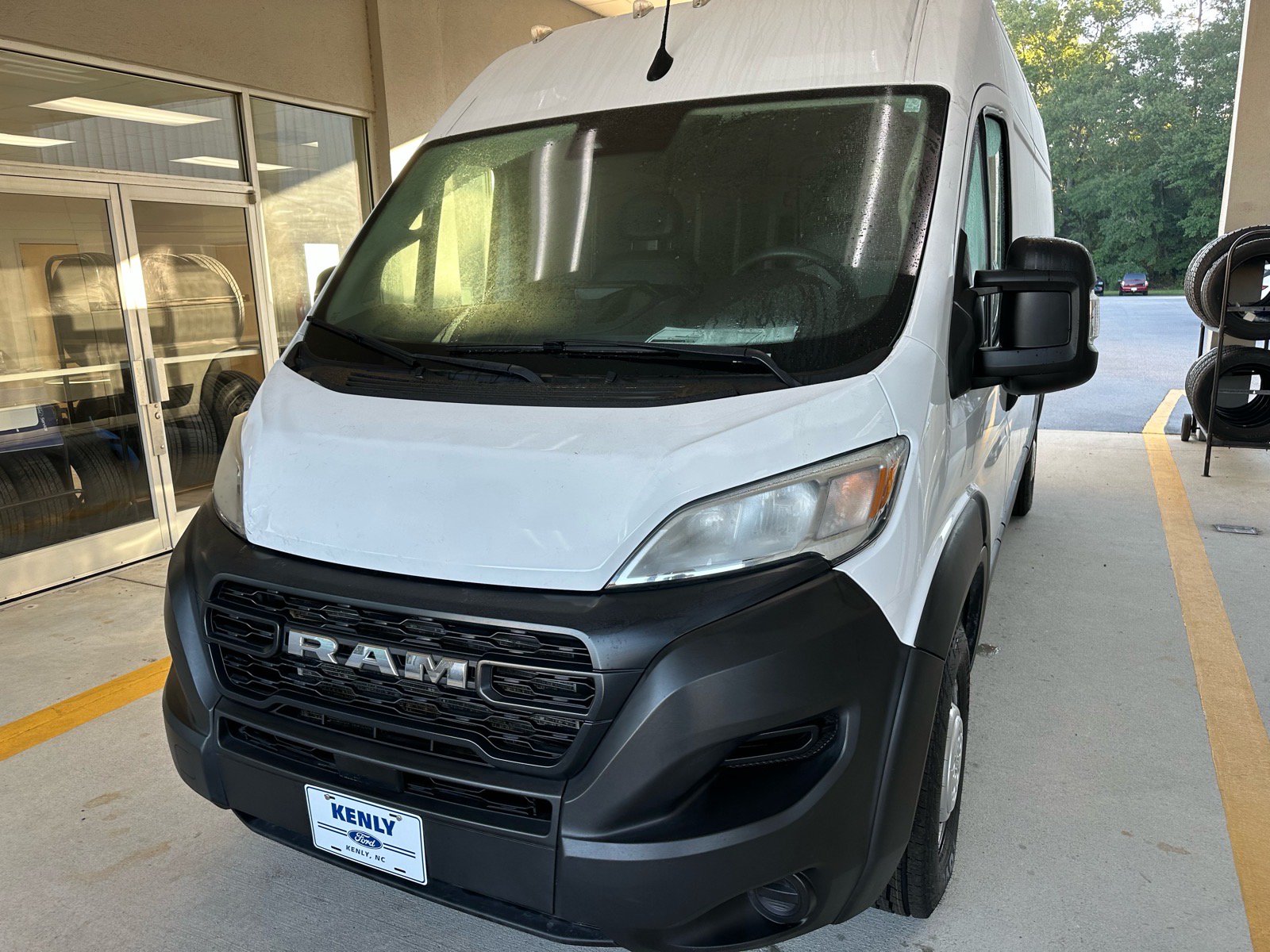 Used 2023 RAM ProMaster 3500 FWD image 2