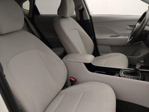 Used 2025 Hyundai Kona SEL FWD image 21