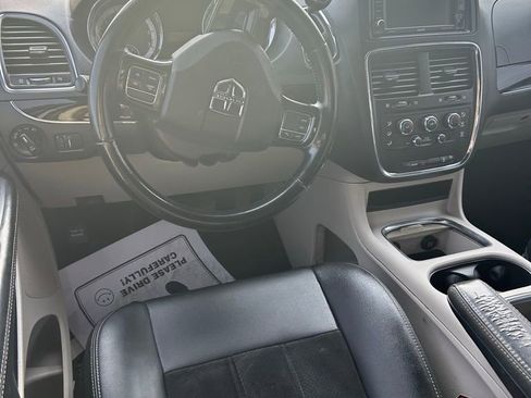 Used 2018 Dodge Grand Caravan SXT image 5