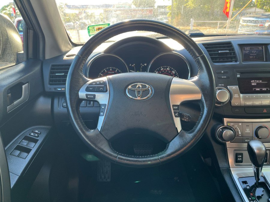 Used 2012 Toyota Highlander SE w/ Tow Pkg AWD/4WD image 19