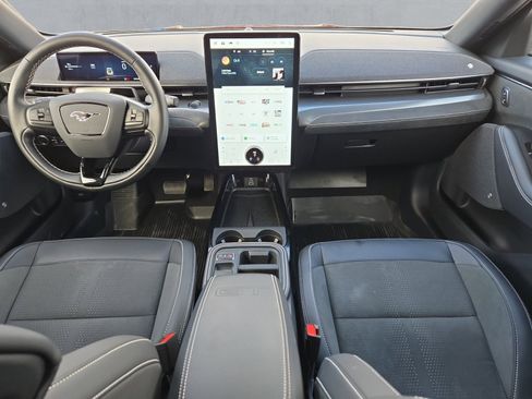 Certified 2025 Ford Mustang Mach-E GT image 9