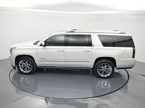 Used 2019 GMC Yukon XL Denali w/ Denali Ultimate Package AWD/4WD image 38