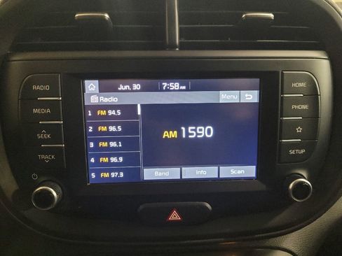 Used 2020 Kia Soul LX FWD image 25