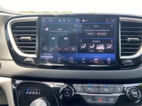 Used 2024 Chrysler Pacifica Touring-L FWD image 27