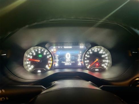 Used 2023 Jeep Compass Limited image 12