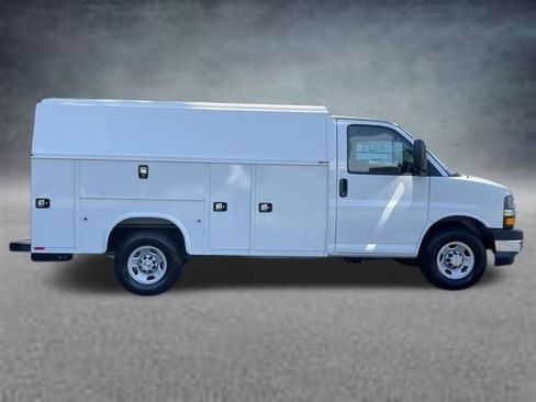 New 2025 Chevrolet Express 3500 w/ Power Convenience Package RWD image 4