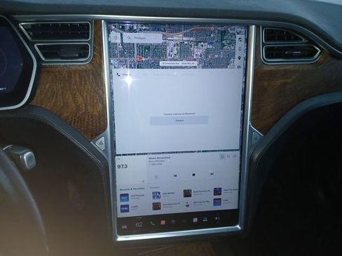 Used 2017 Tesla Model X 75D image 30