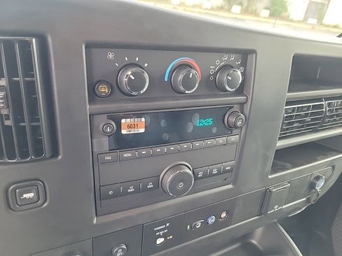 New 2025 GMC Savana 2500 w/ Driver Convenience Package RWD image 17