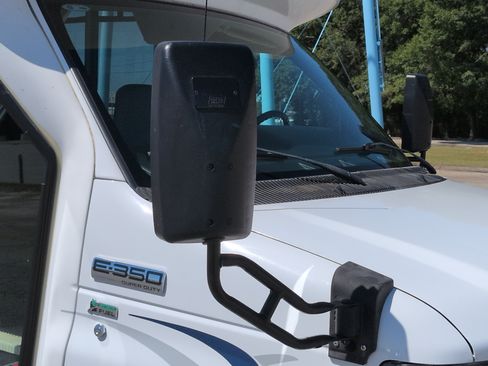 Used 2010 Ford E-350 and Econoline 350 Super Duty RWD image 10