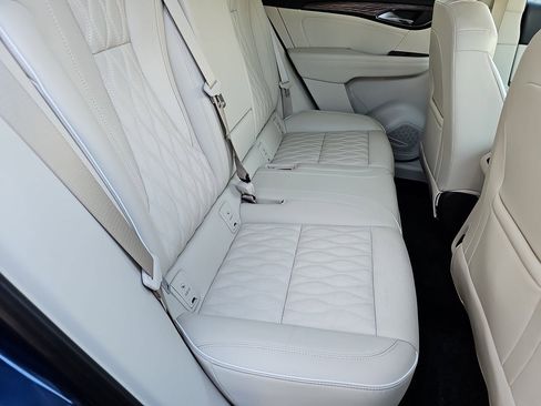 Used 2023 Buick Envision Avenir image 14