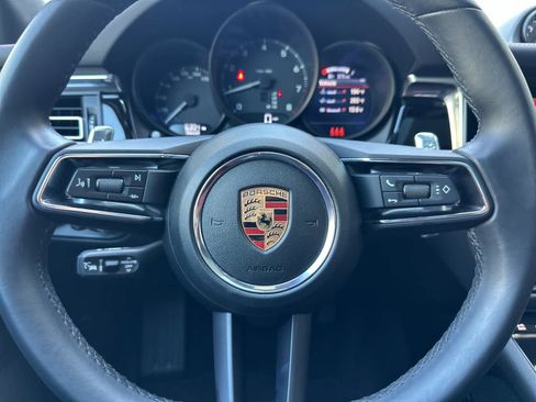 Used 2025 Porsche Macan image 26