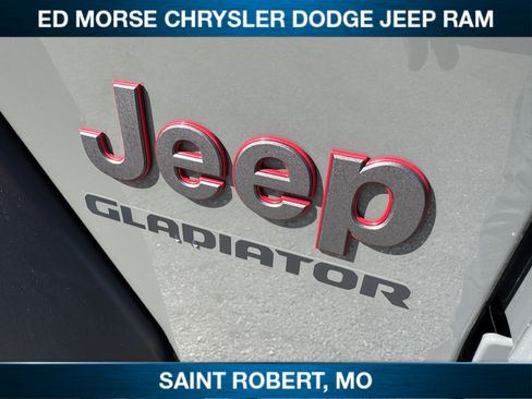 Used 2020 Jeep Gladiator Rubicon w/ Cold Weather Group AWD/4WD image 11