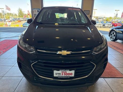 Used 2017 Chevrolet Trax LS AWD/4WD image 2