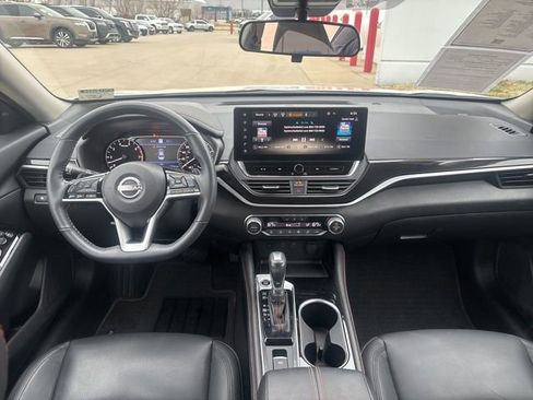 Used 2023 Nissan Altima 2.0 SR FWD image 10