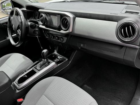 Used 2017 Toyota Tacoma SR5 w/ Tow Package AWD/4WD image 29