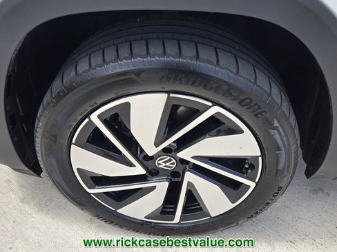 Used 2024 Volkswagen Atlas SE FWD image 10