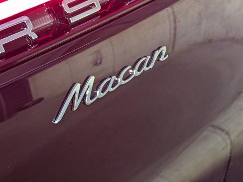 New 2026 Porsche Macan image 15