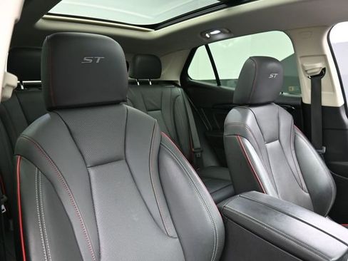 Used 2023 Buick Envision Essence w/ Sport Touring Package image 28