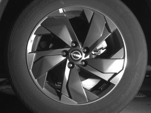 Used 2025 Nissan Rogue SV image 14