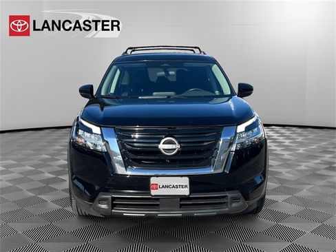 Used 2022 Nissan Pathfinder SV w/ Cargo Package image 2