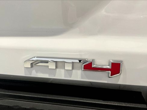 Used 2024 GMC Canyon AT4 w/ Technology Package AWD/4WD image 25