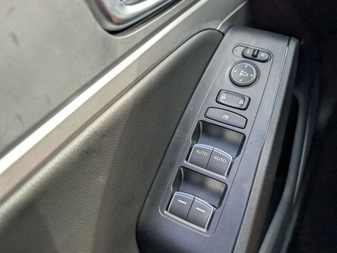 Certified 2025 Acura Integra Base image 38