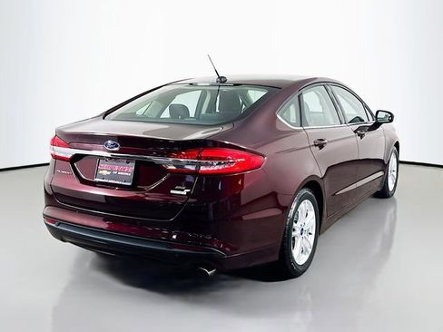 Used 2018 Ford Fusion SE w/ Fusion SE Technology Package image 6