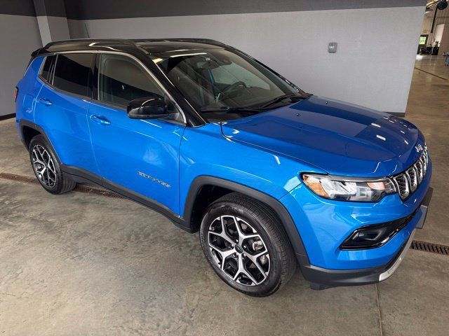Used 2025 Jeep Compass Limited AWD/4WD image 10