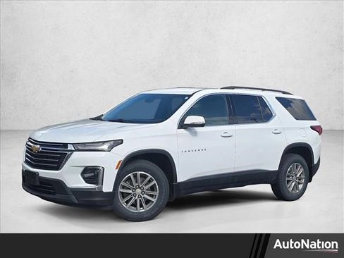 Used 2023 Chevrolet Traverse LT image 1