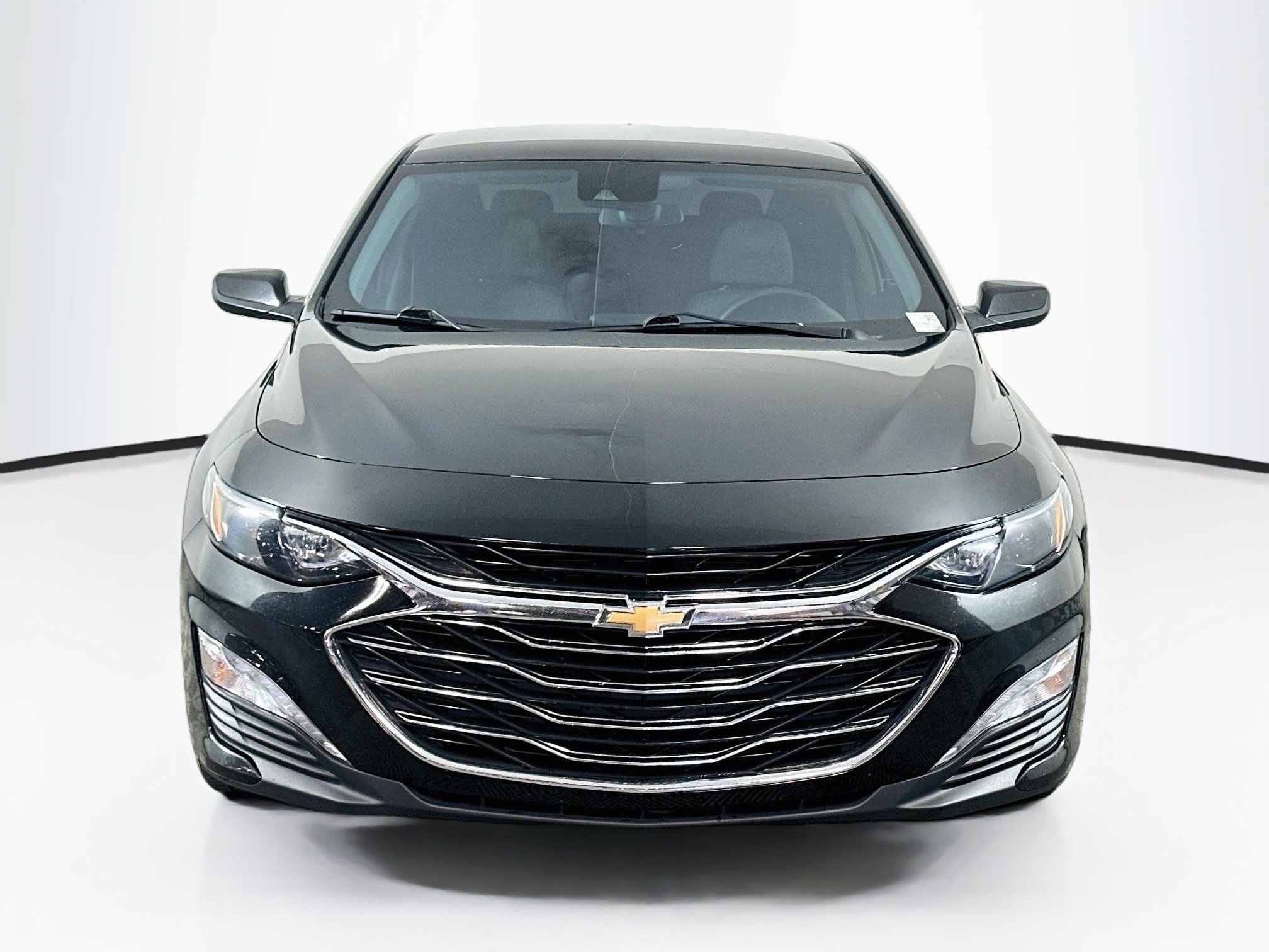 Used 2024 Chevrolet Malibu LT FWD image 2