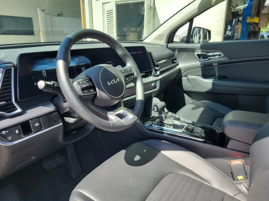 Used 2025 Kia Sportage SX FWD image 16