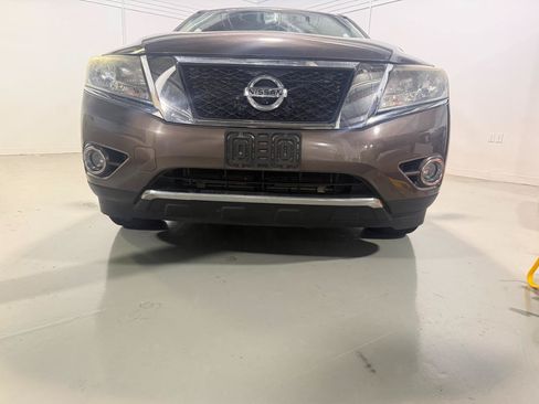 Used 2015 Nissan Pathfinder Platinum w/ Cargo Package AWD/4WD image 2