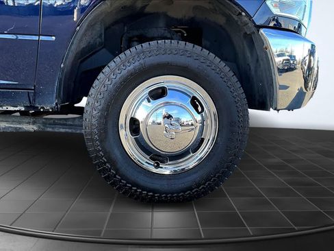 Used 2018 RAM 3500 Tradesman w/ Chrome Appearance Group image 32