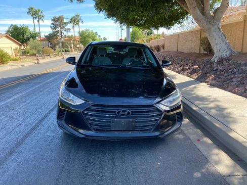 Used 2017 Hyundai Elantra SE image 3