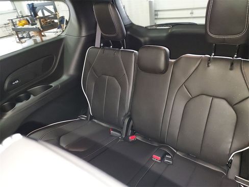 New 2026 Chrysler Pacifica Limited w/ S Appearance Package image 30